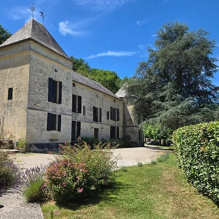 Chateau De Courtebotte Saint-Jean-de-Blaignac