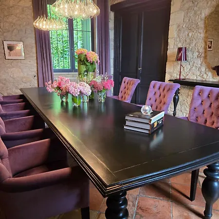 Chateau De Courtebotte