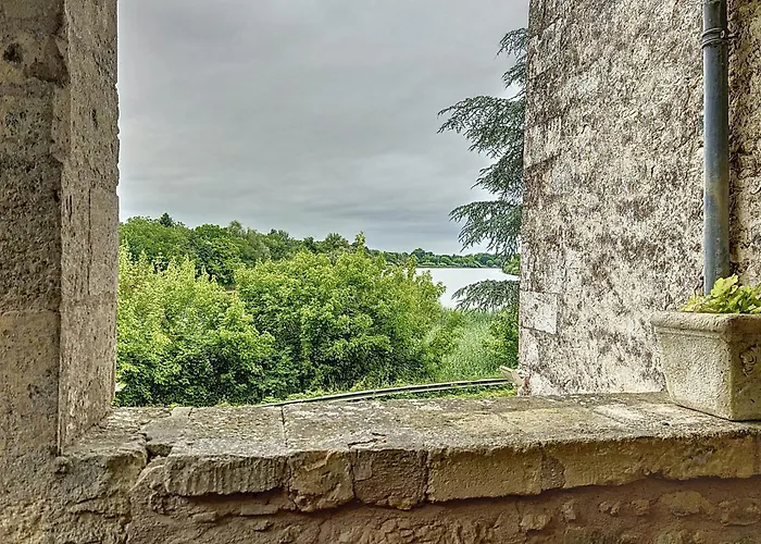 Chateau De Courtebotte 4*