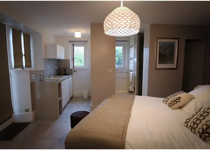 Chateau De Courtebotte