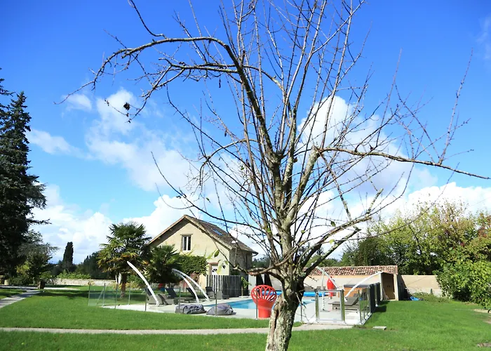 Chateau De Courtebotte